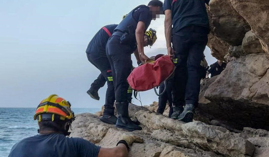 18-jarige verdrinkt terwijl zijn vrienden tegen hem schreeuwen vanaf een klif in Benidorm
